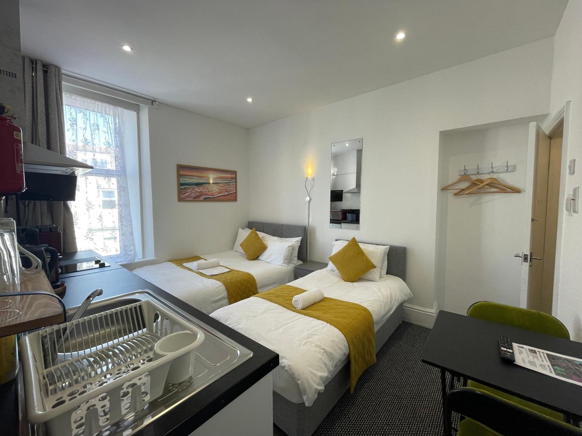 Station House Plymouth Hotel Buitenkant foto