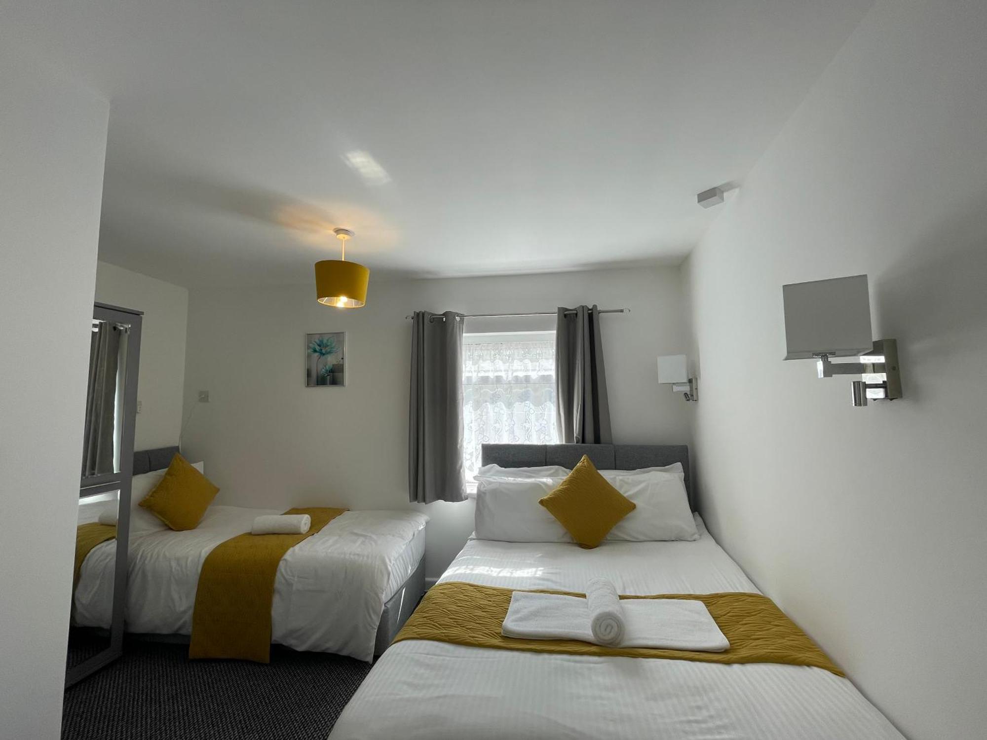Station House Plymouth Hotel Buitenkant foto